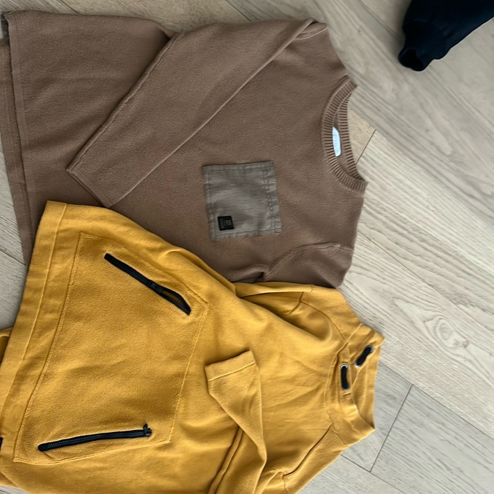 Two Zara boys sweaters sz 10